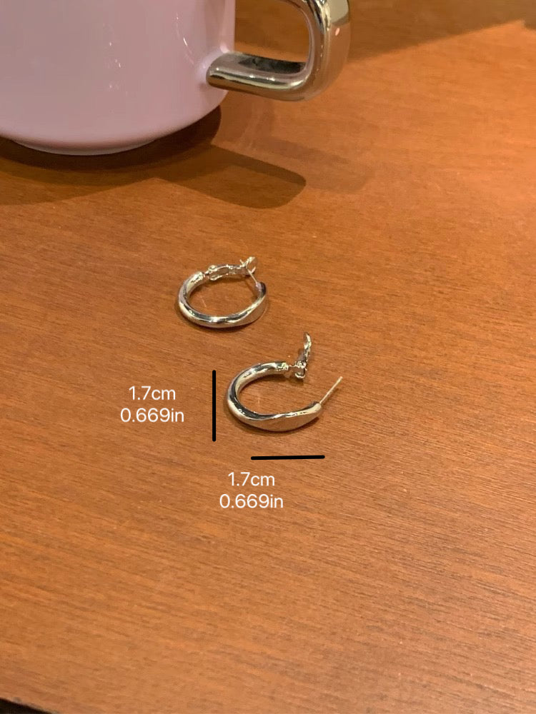 Silver Irregular Hoop Earrings – Minimalist Mirror-Finish Design - Zariah's