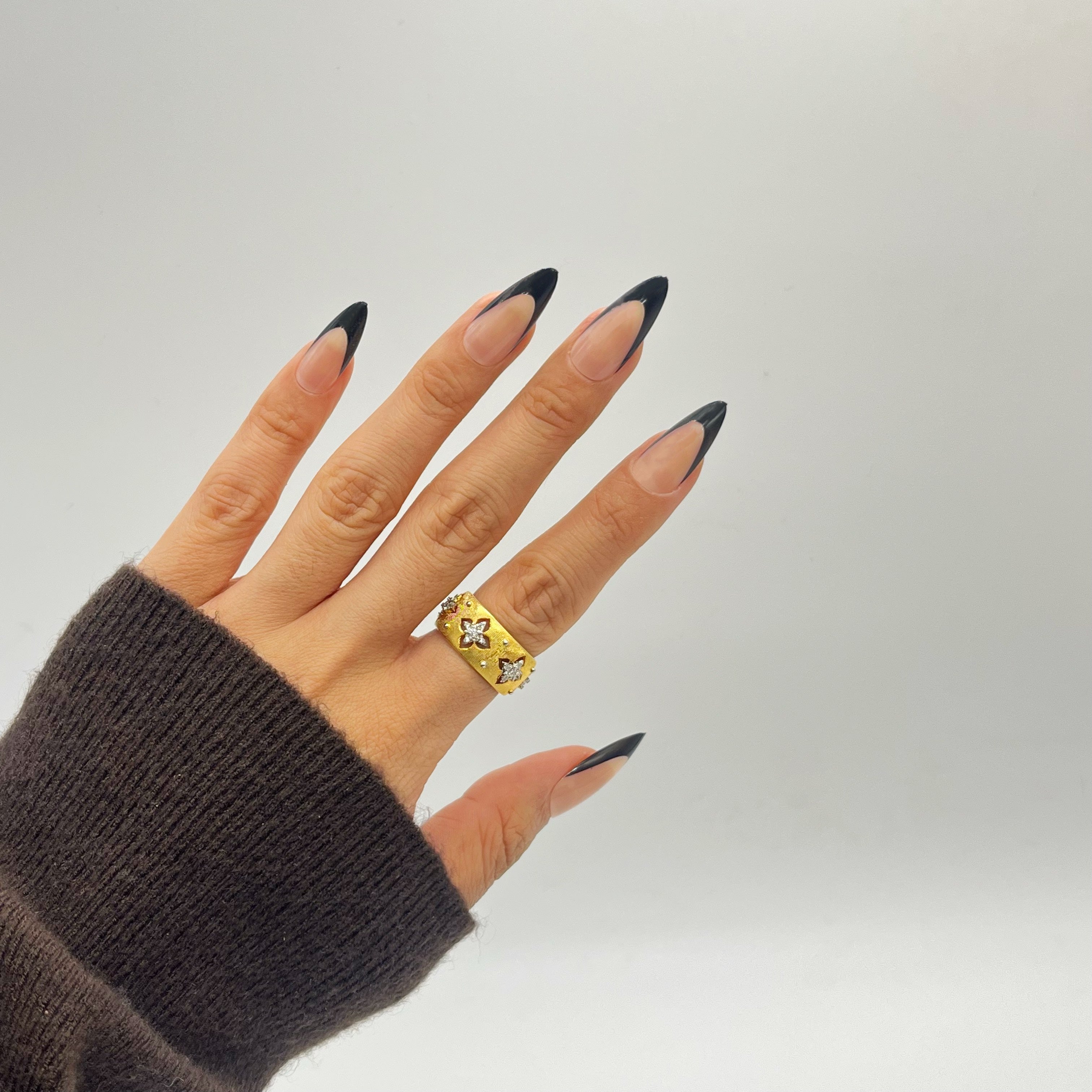 ZARIAH's ESSENTIAL Black Tip - Zariah's