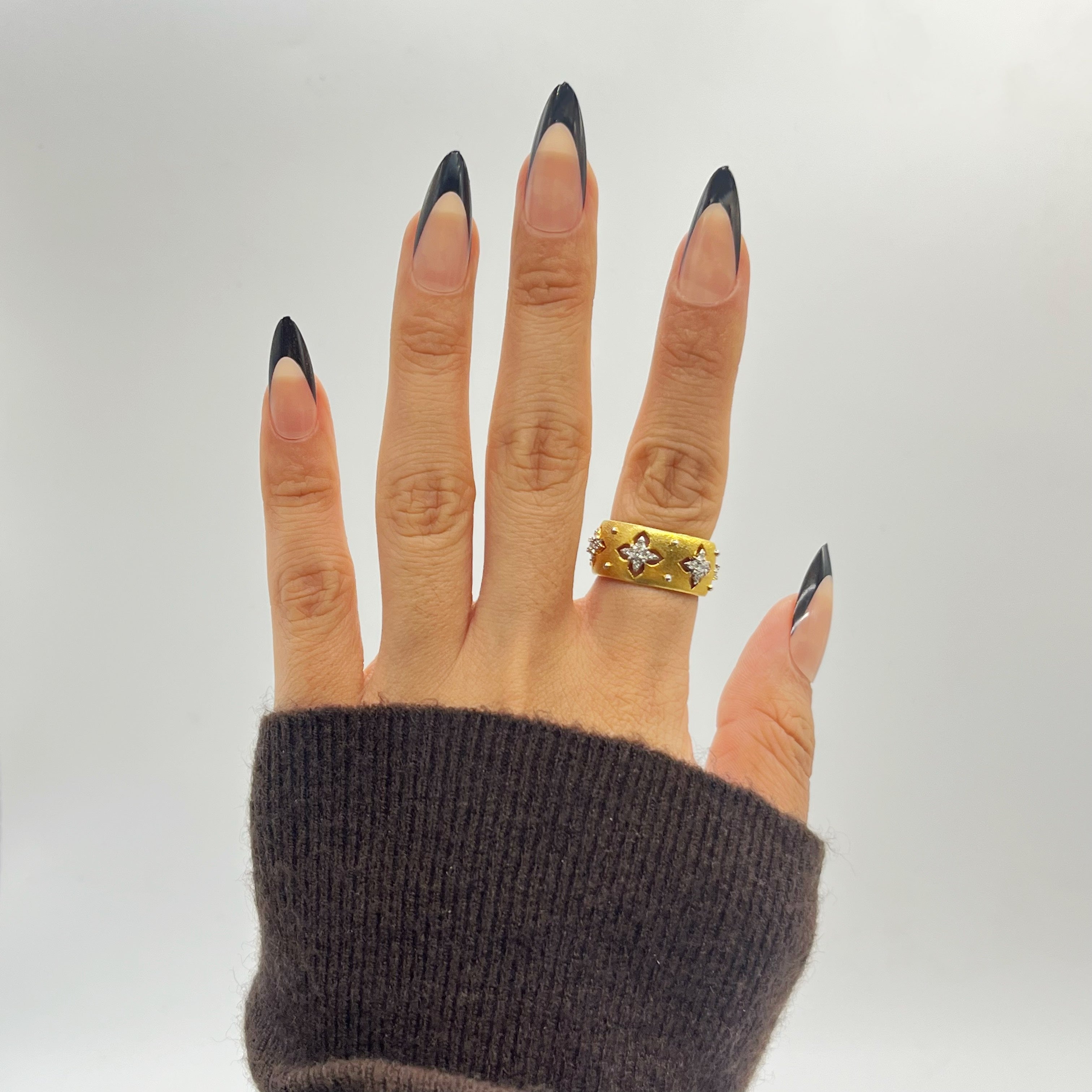 ZARIAH's ESSENTIAL Black Tip - Zariah's