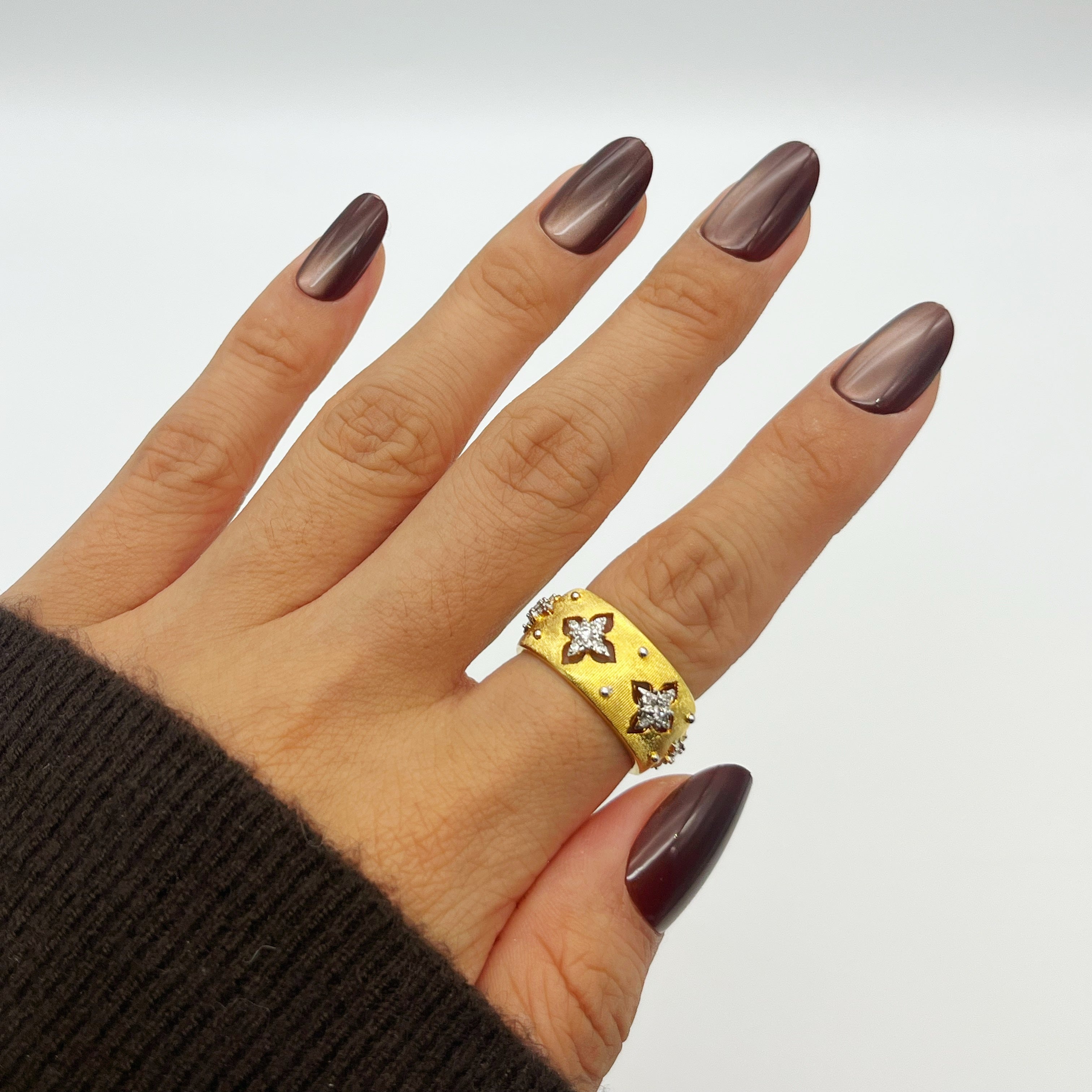 ZARIAH's CAT-EYE Siamese - Zariah's