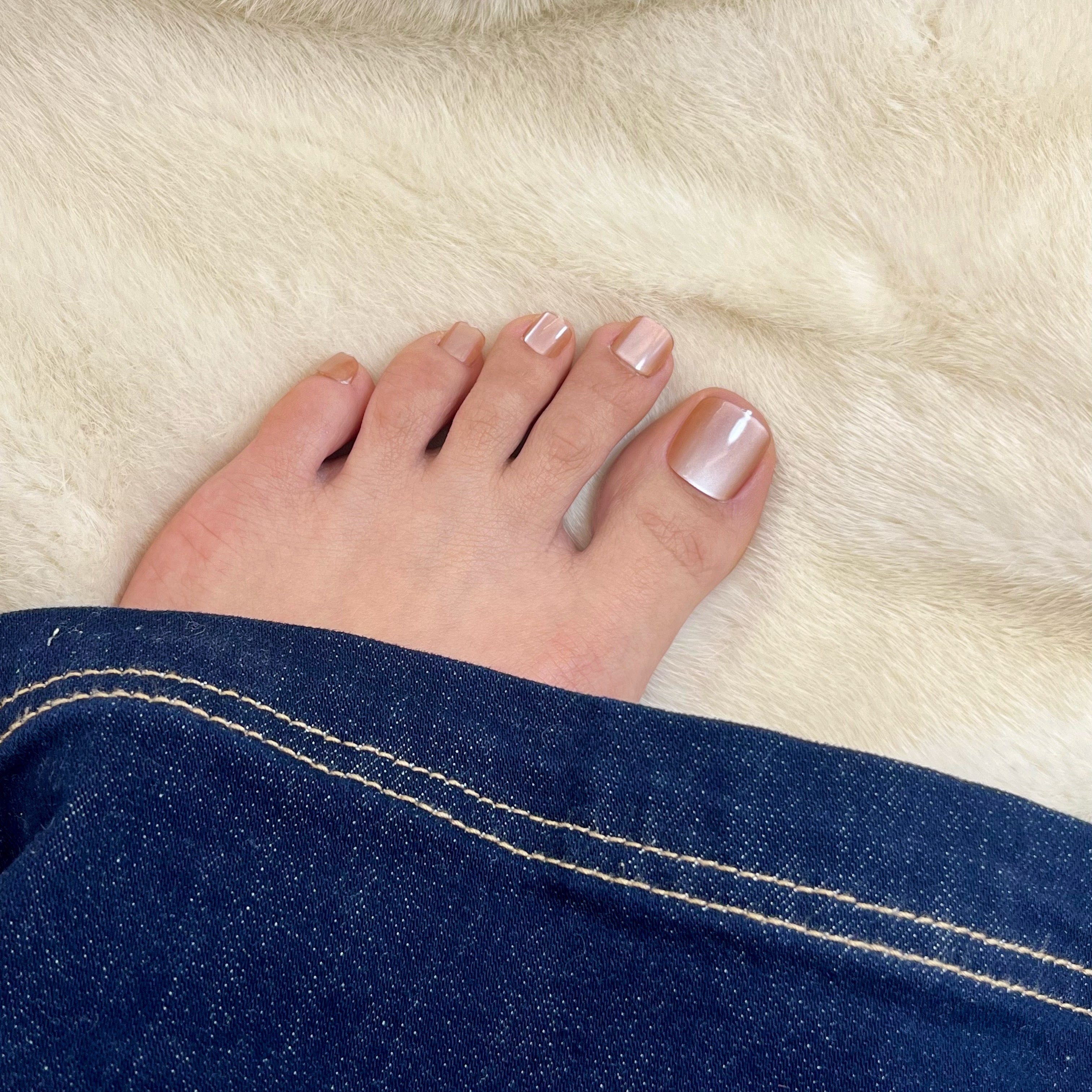 ZARIAH's CAT-EYE Nude Pink Toe Nail - Zariah's
