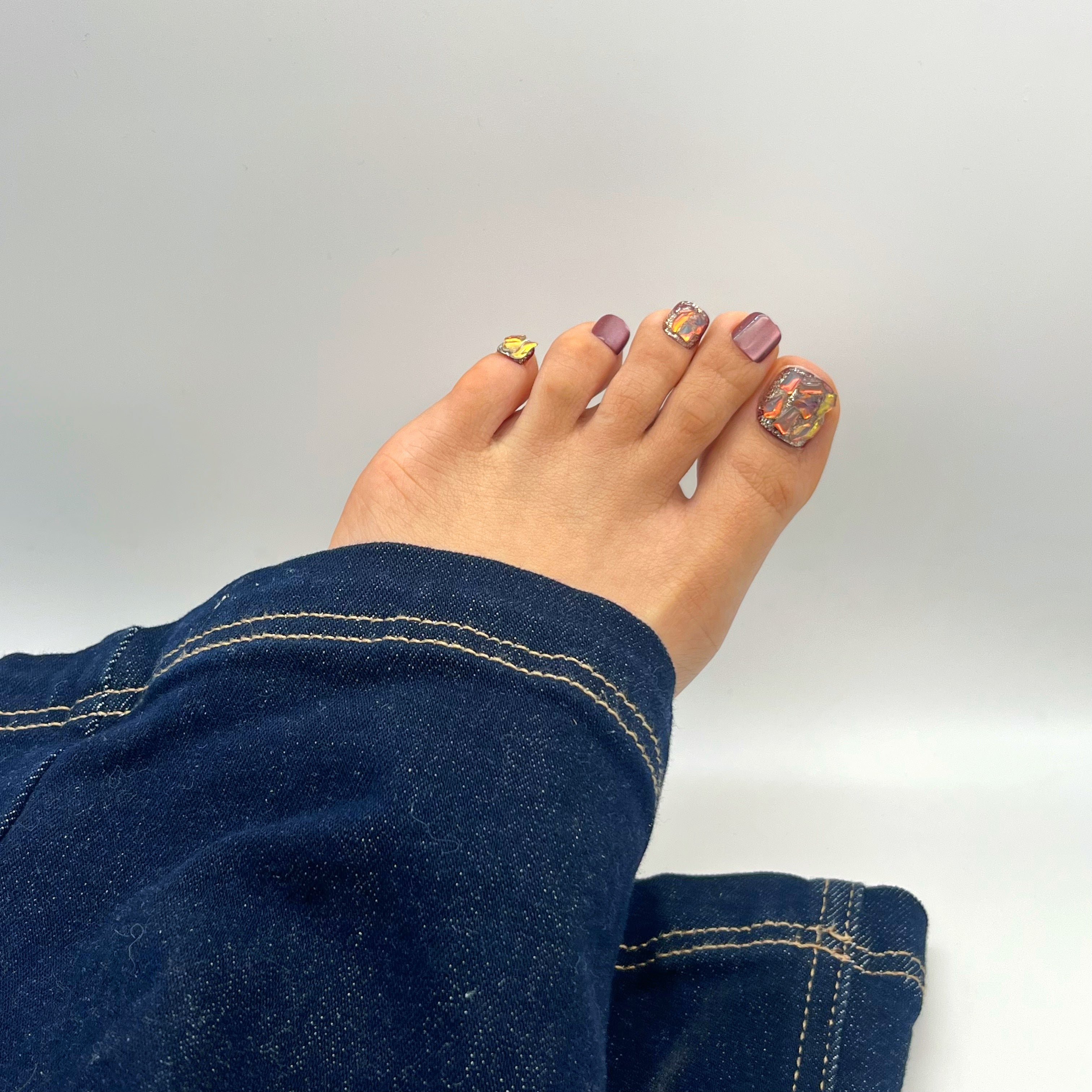 ZARIAH's CAT-EYE Neon Glitter Toe Nail - Zariah's