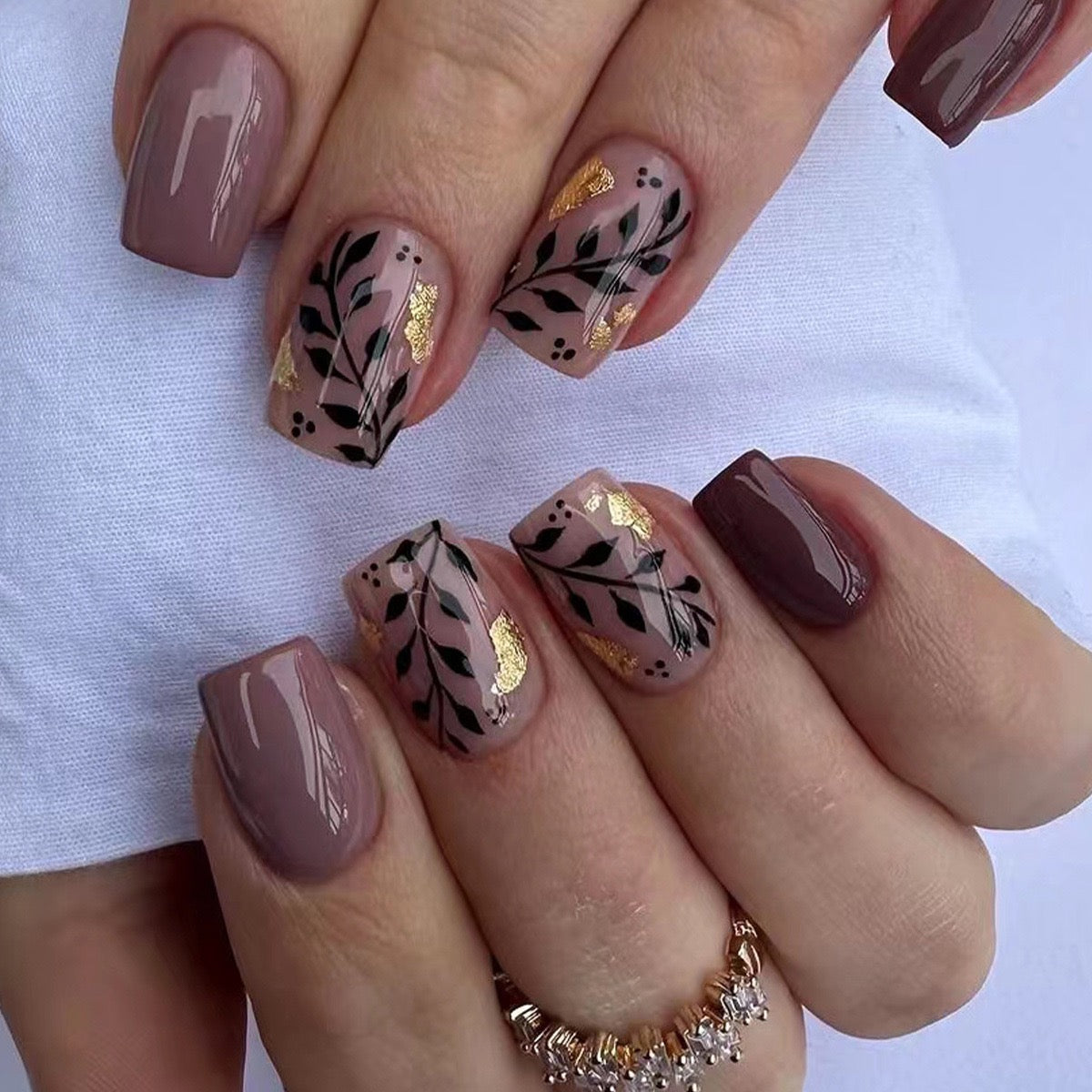 26-Piece Short Press-On Nail Set – Elegant Floral Design with Tools - Zariah's