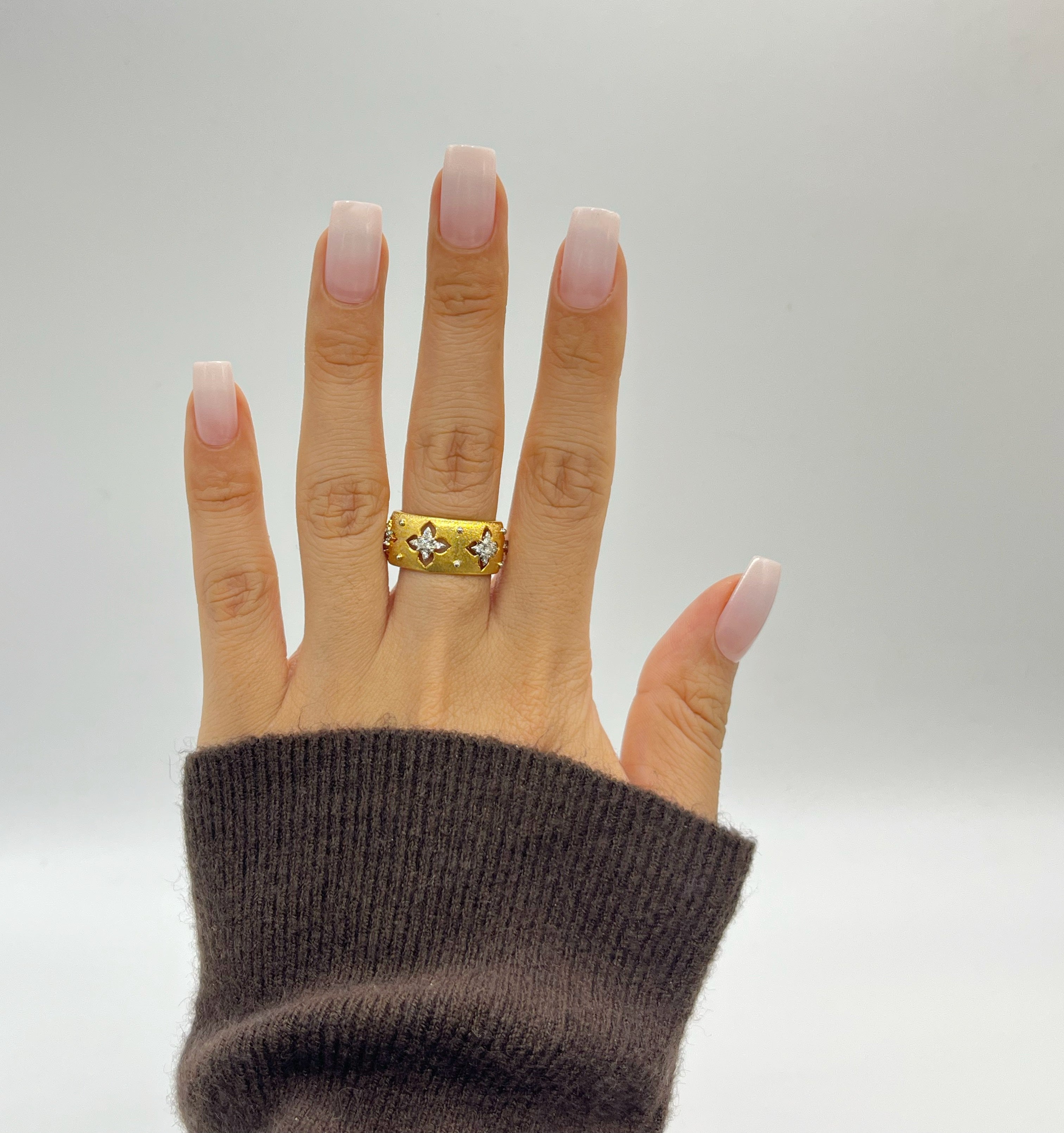 ZARIAH'S ESSENTIAL Minimalist Milky Pink - Zariah's