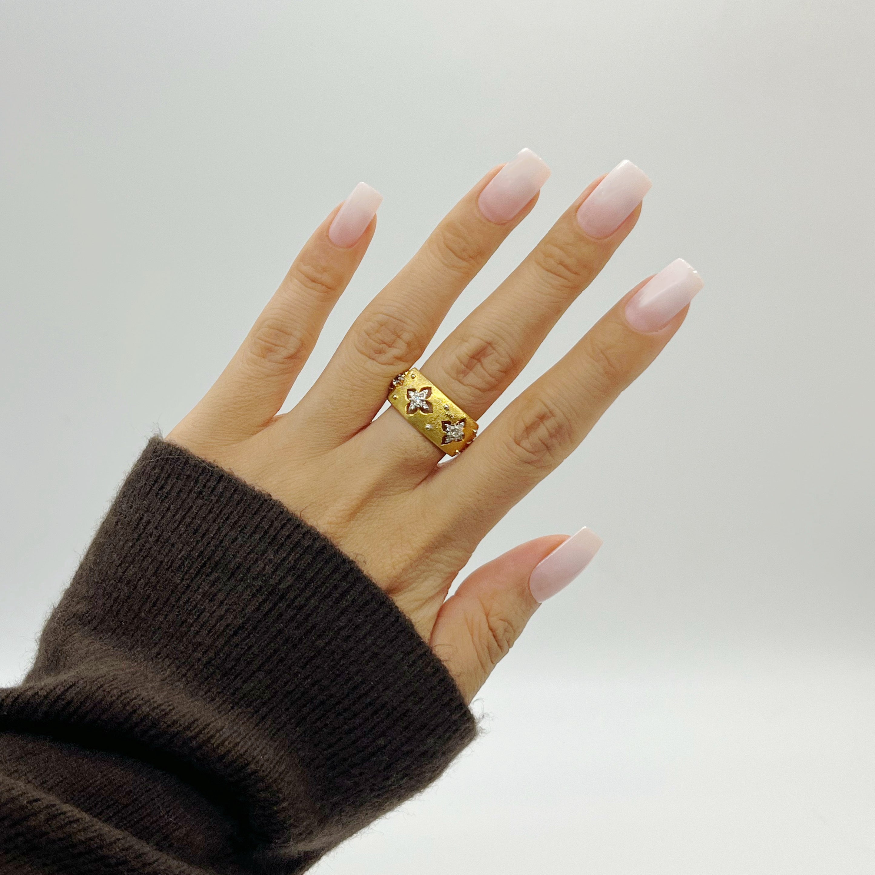 ZARIAH'S ESSENTIAL Minimalist Milky Pink - Zariah's